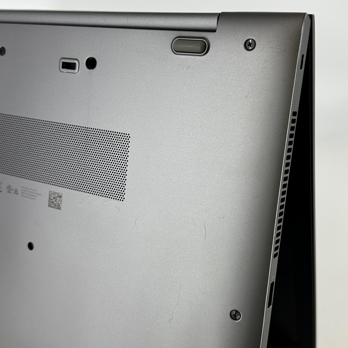 HP ZBook 15u G6 Gray 1.8 GHz Intel Core i7 8th Gen. 16GB RAM 512GB Solid State Drive AMD Radeon Pro WX3200 4 GB