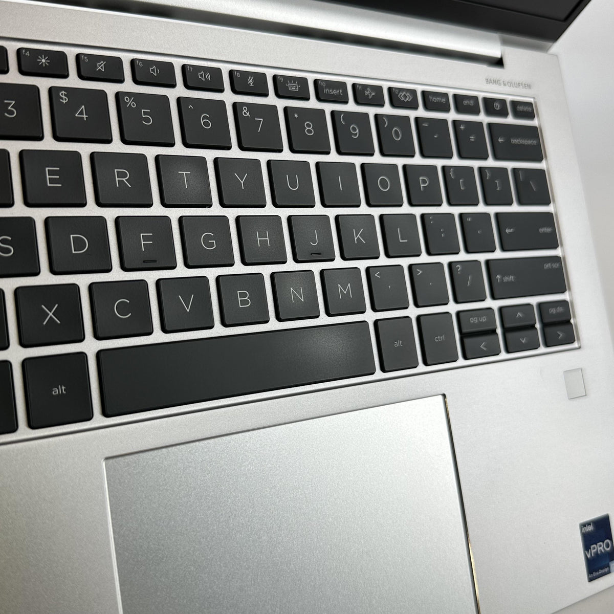 HP Elitebook 840 G10 14 Silver 1.9 GHz Intel Core i7 13th Gen. 32GB RAM 1TB Solid State Drive