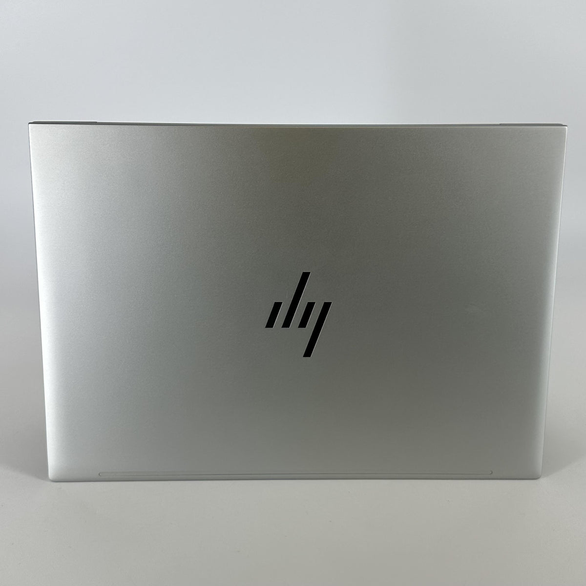 HP Elitebook 840 G10 14 Silver 1.9 GHz Intel Core i7 13th Gen. 32GB RAM 1TB Solid State Drive