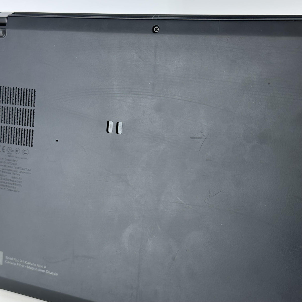 Lenovo ThinkPad X1 Carbon Gen 8 14 Black 1.7 GHz Intel Core i5 10th Gen. 16GB RAM 512GB Solid State Drive