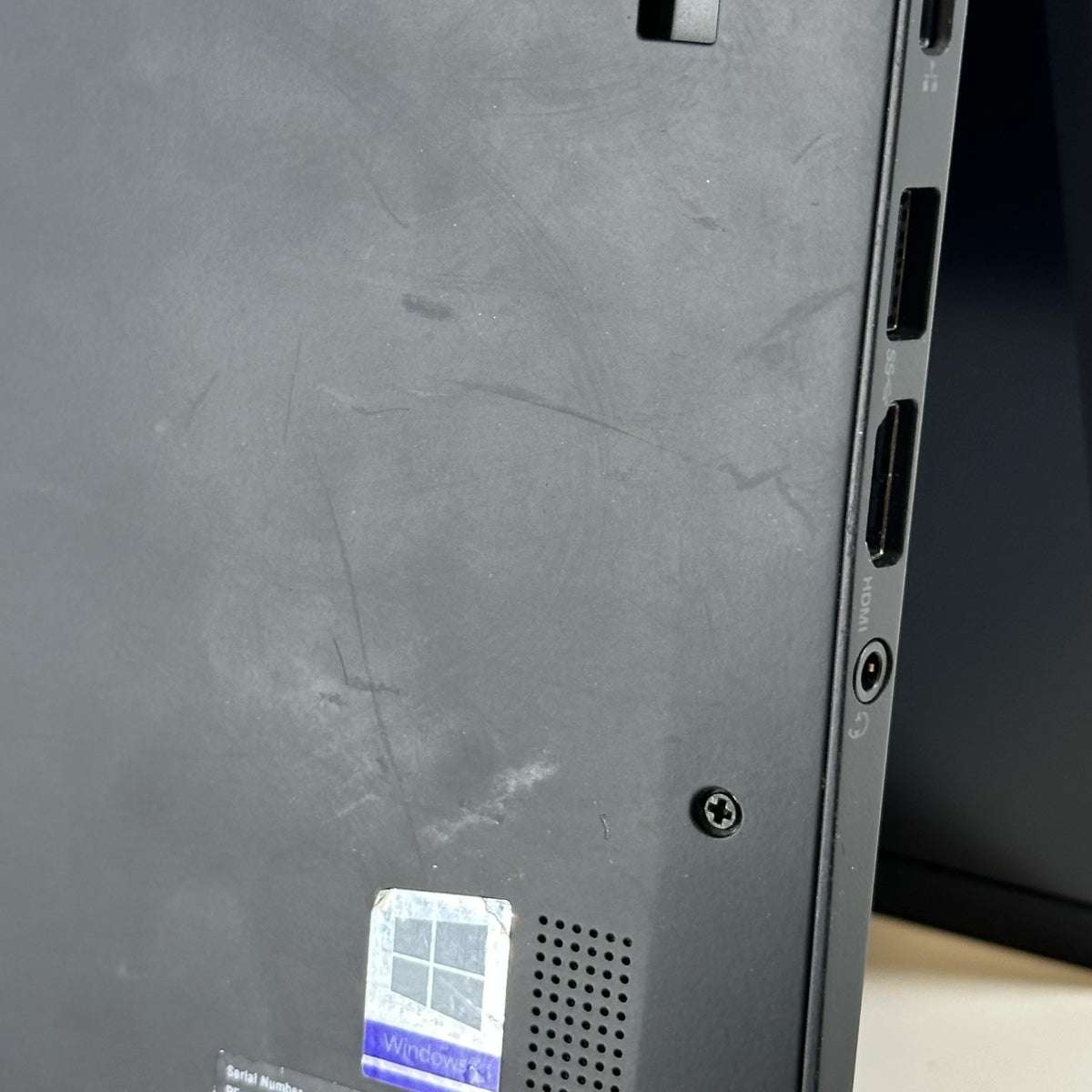Lenovo ThinkPad X1 Carbon Gen 8 14 Black 1.7 GHz Intel Core i5 10th Gen. 16GB RAM 512GB Solid State Drive