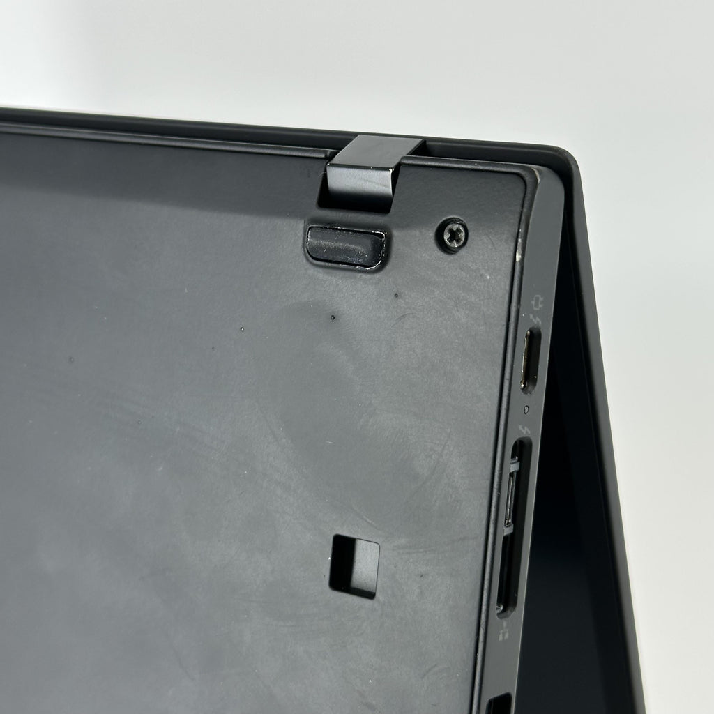 Lenovo ThinkPad X1 Carbon Gen 8 14 Black 1.7 GHz Intel Core i5 10th Gen. 16GB RAM 512GB Solid State Drive