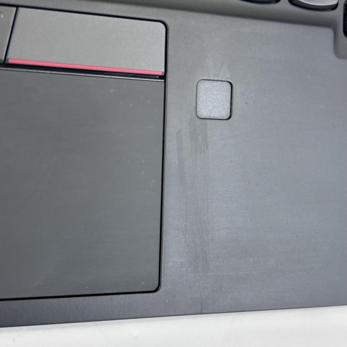 Lenovo ThinkPad X1 Carbon Gen 8 14 Black 1.8 GHz Intel Core i7 10th Gen. 16GB RAM 512GB Solid State Drive
