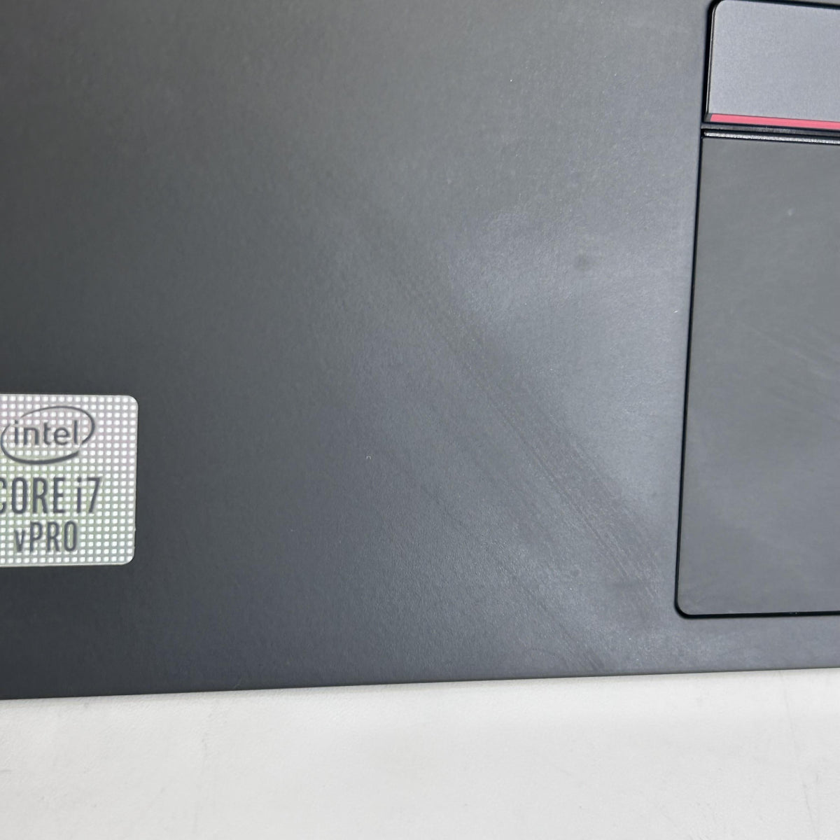 Lenovo ThinkPad X1 Carbon Gen 8 14 Black 1.8 GHz Intel Core i7 10th Gen. 16GB RAM 512GB Solid State Drive