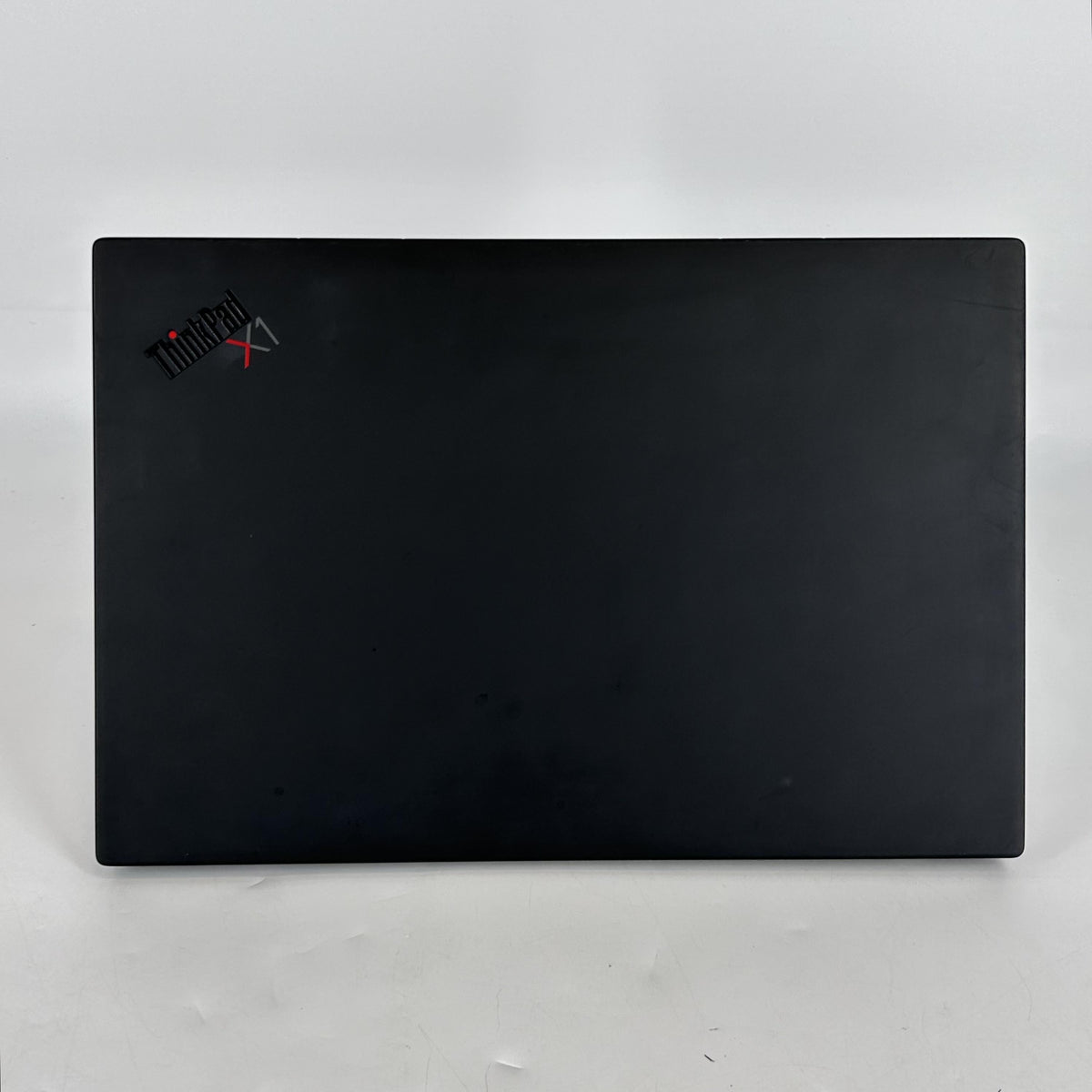 Lenovo ThinkPad X1 Carbon Gen 8 14 Black 1.8 GHz Intel Core i7 10th Gen. 16GB RAM 512GB Solid State Drive