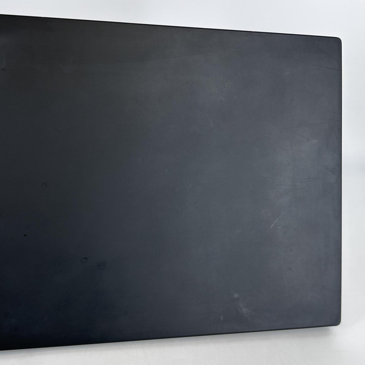 Lenovo ThinkPad X1 Carbon Gen 8 14 Black 1.8 GHz Intel Core i7 10th Gen. 16GB RAM 512GB Solid State Drive