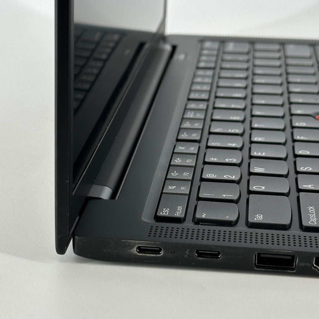 Lenovo ThinkPad X1 Carbon Gen 9 14 Black 3.0 GHz Intel Core i7 11th Gen. 16GB RAM 512GB Solid State Drive