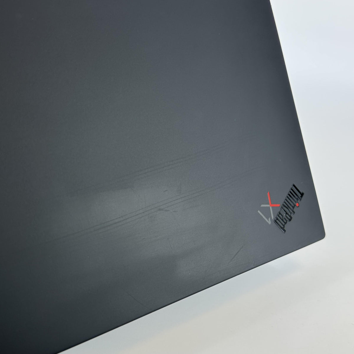 Lenovo ThinkPad X1 Carbon Gen 9 14 Black 3.0 GHz Intel Core i7 11th Gen. 16GB RAM 512GB Solid State Drive