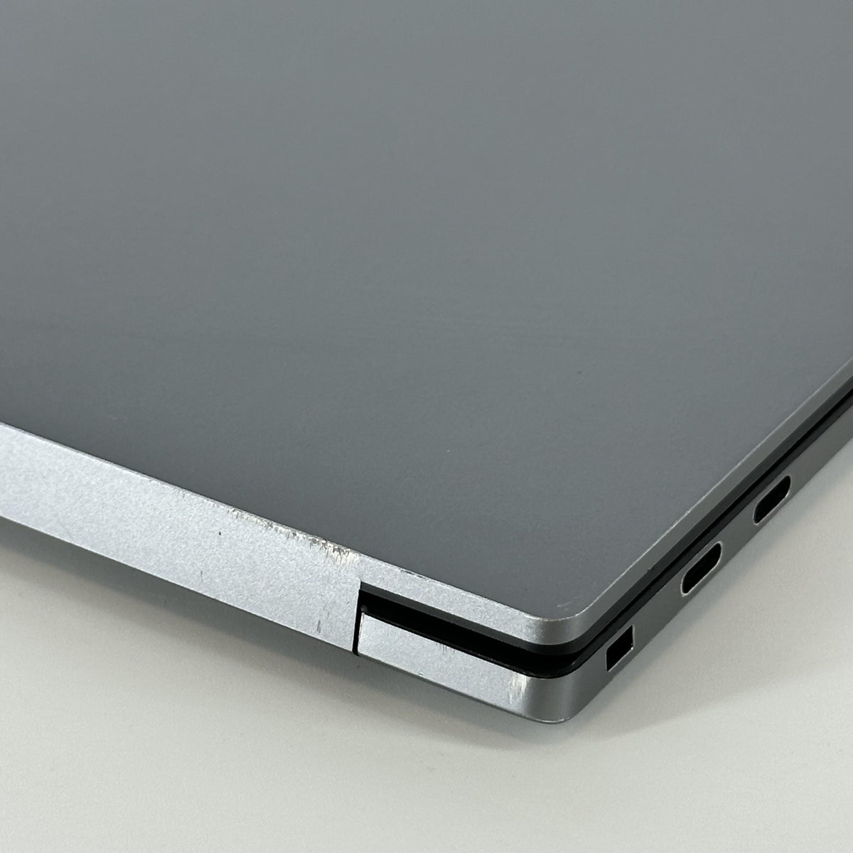 Dell Precision 5570 15.6 Gray 2.3 GHz Intel Core i7 12th Gen. 64GB RAM 512GB Solid State Drive NVIDIA RTX A1000 4 GB