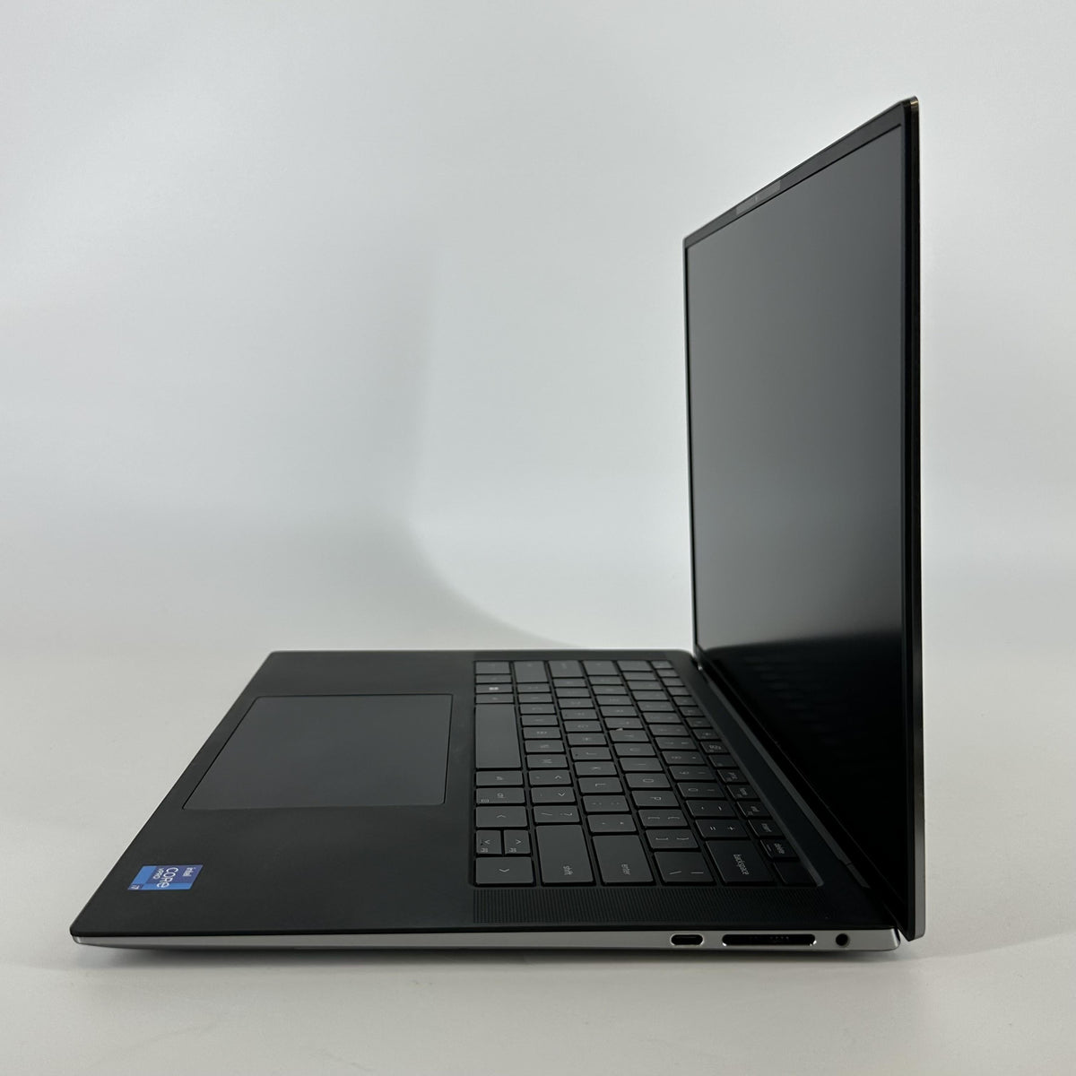 Dell Precision 5560 15.6 Gray 2.5 GHz Intel Core i7 11th Gen. 32GB RAM 1TB Solid State Drive NVIDIA RTX A2000 4 GB