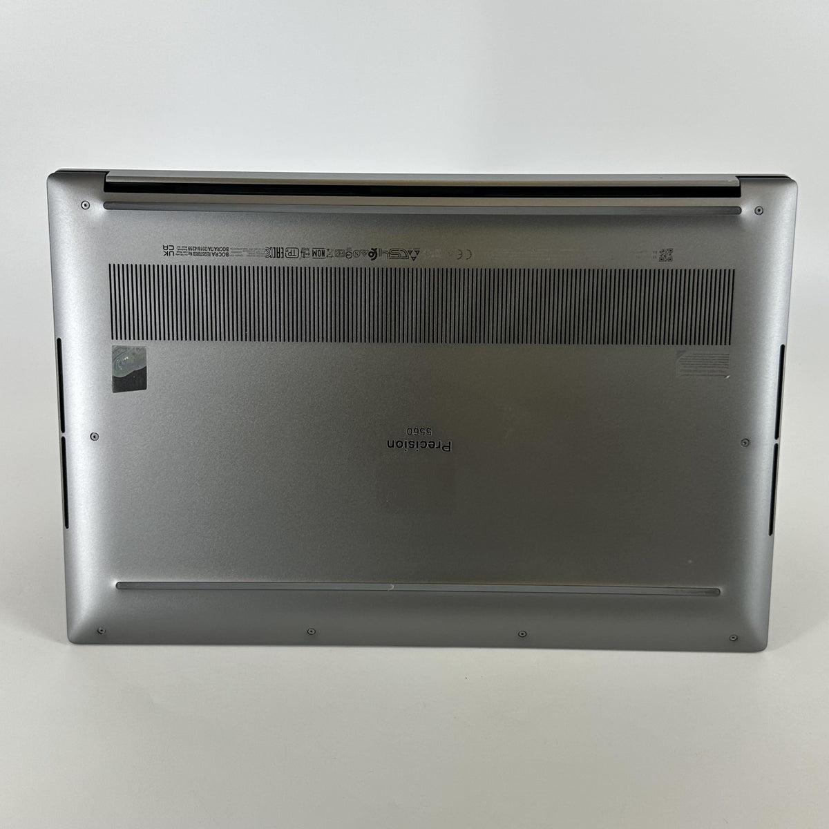 Dell Precision 5560 15.6 Gray 2.5 GHz Intel Core i7 11th Gen. 32GB RAM 1TB Solid State Drive NVIDIA RTX A2000 4 GB