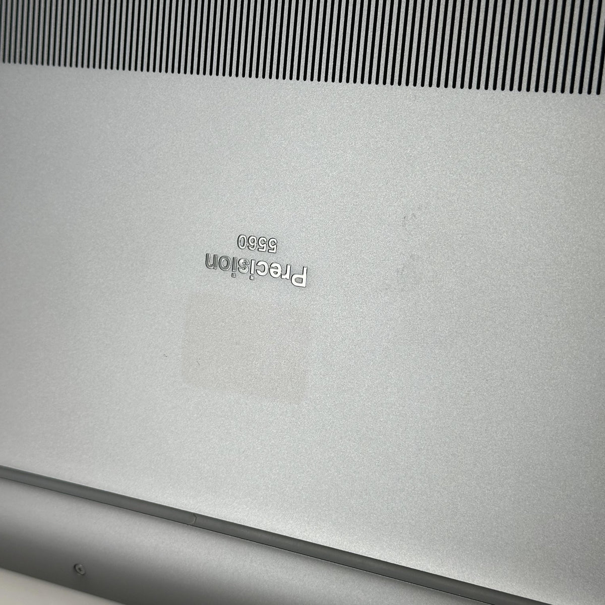 Dell Precision 5560 15.6 Gray 2.5 GHz Intel Core i7 11th Gen. 32GB RAM 1TB Solid State Drive NVIDIA RTX A2000 4 GB