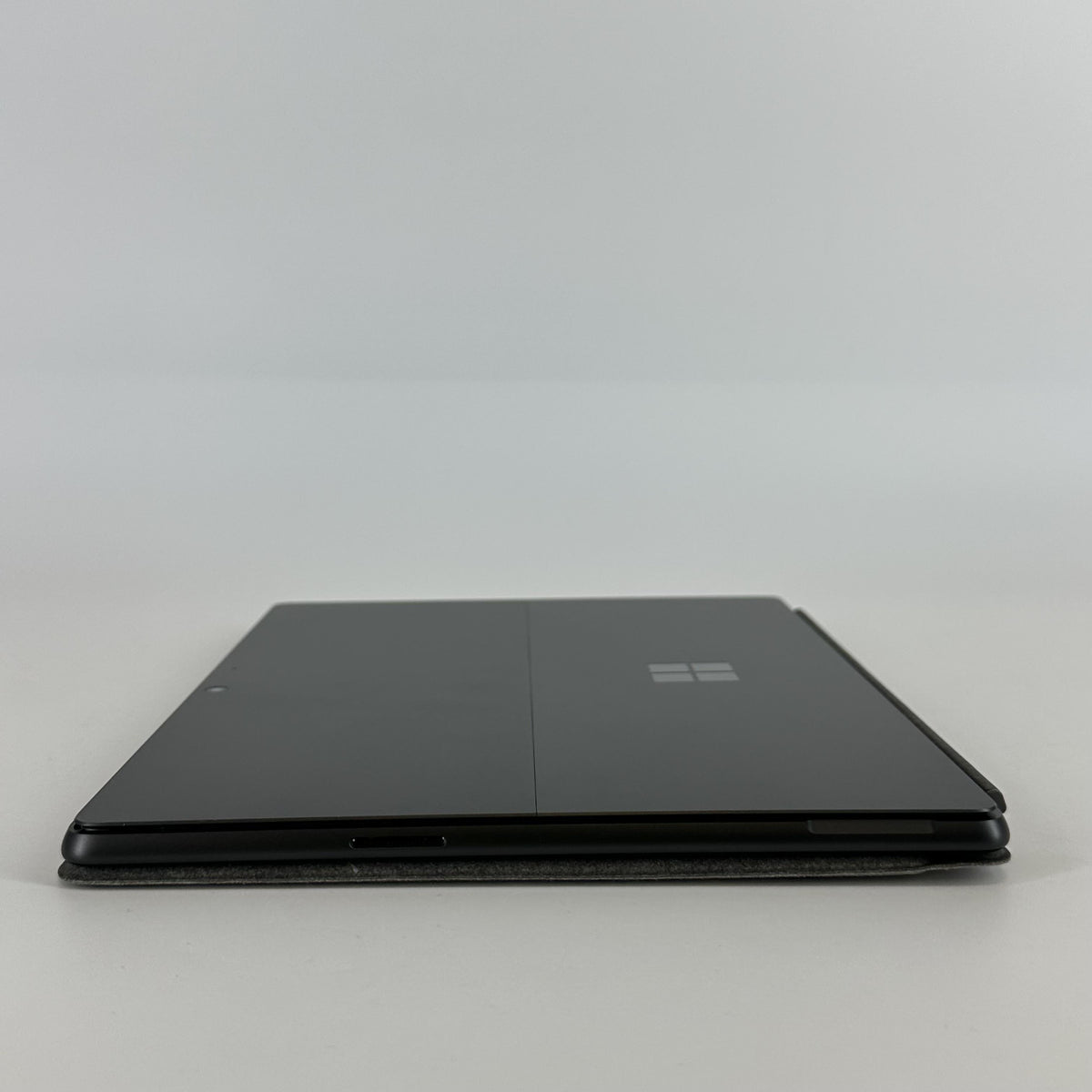 Microsoft Surface Pro 11 13 Black WiFi 3.4 GHz Qualcomm Snapdragon X Plus 16GB RAM 512GB Solid State Drive