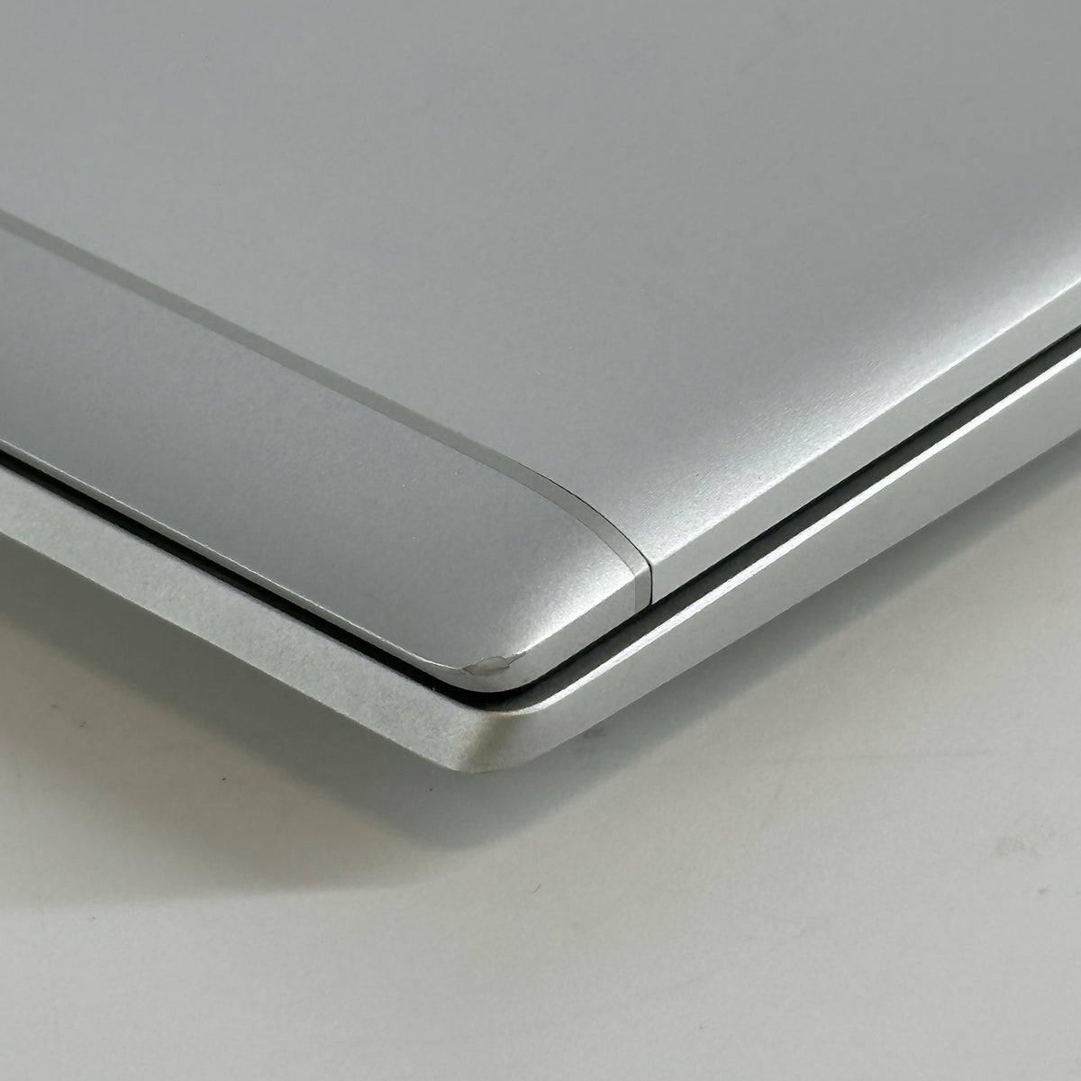 HP Elitebook 840 G8 14 Silver 2.8 GHz Intel Core i7 11th Gen. 16GB RAM 512GB Solid State Drive