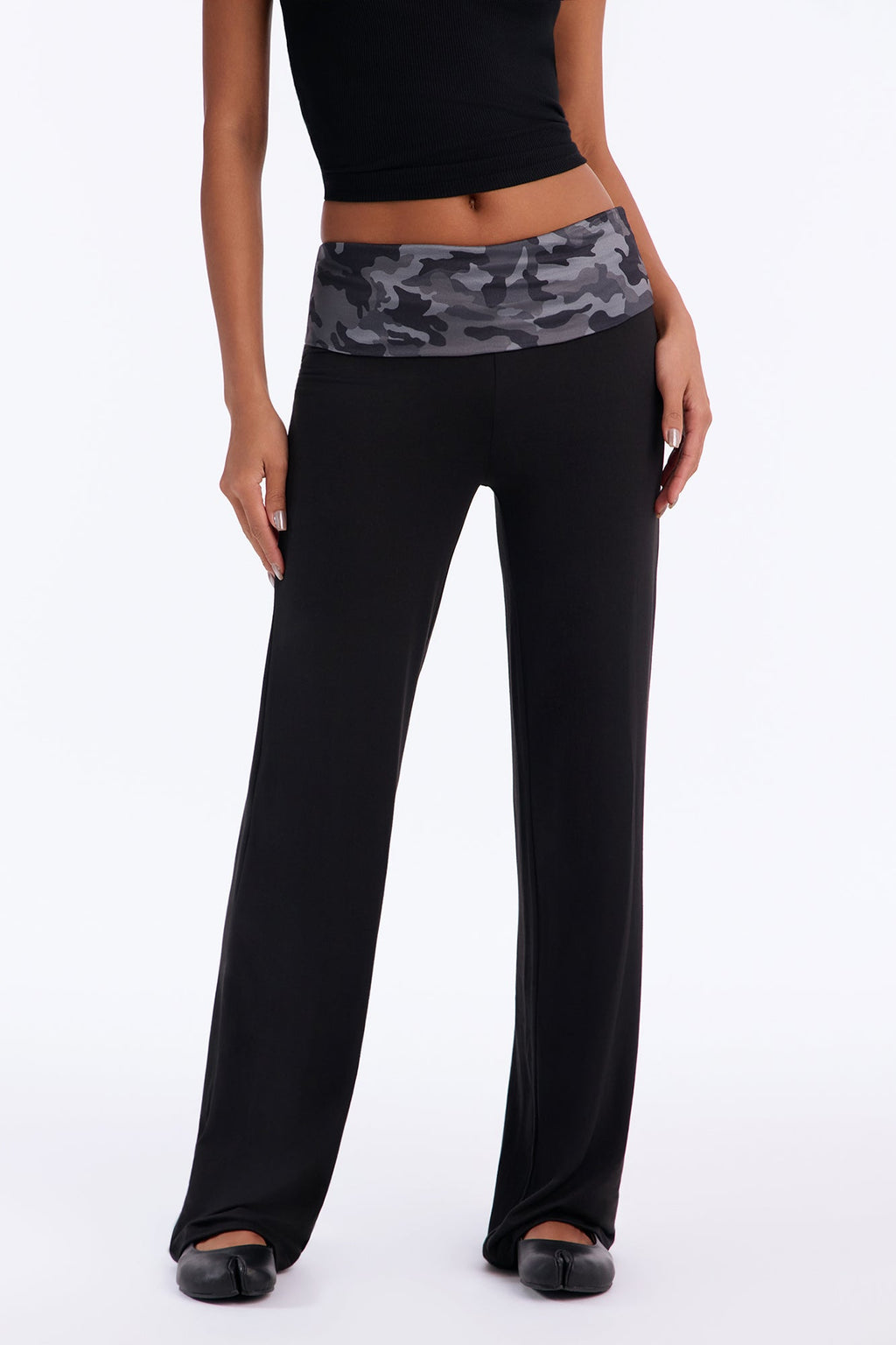 Nicole Camo Foldover Straight Leg Pant - Dark/Combo