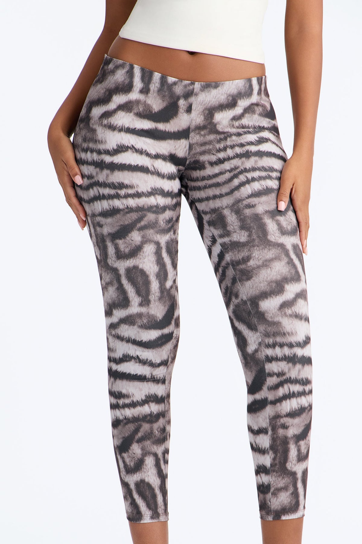 Lychee Low Rise Printed Mesh Legging - Black/combo