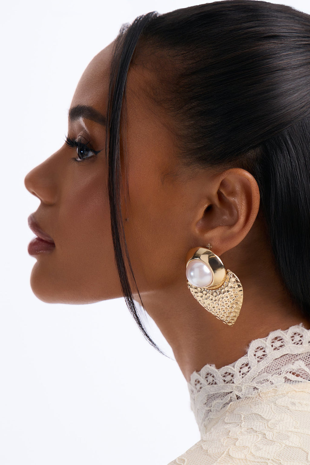 Sculpted Glow Drop Earrings - Gold