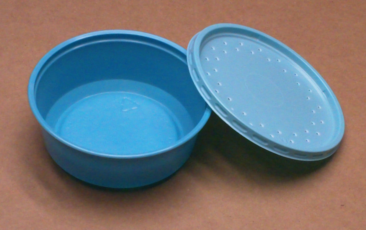Empty 16 oz Bait Cups and Vented Lids