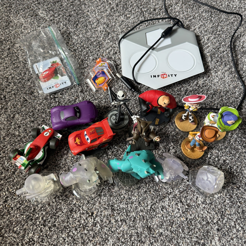 Disney Infinity Lot — 14 Figures, Vehicles, Base & Power Disc