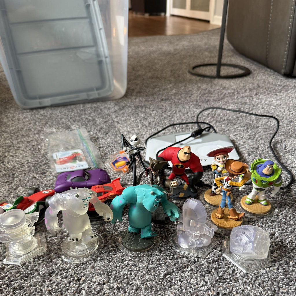 Disney Infinity Lot — 14 Figures, Vehicles, Base & Power Disc