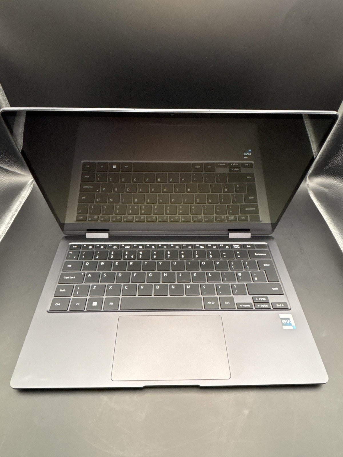 Samsung Galaxy Book3 360 13.3 Graphite 2.2 GHz Intel Core i7 13th Gen. 16GB RAM 512GB Solid State Drive