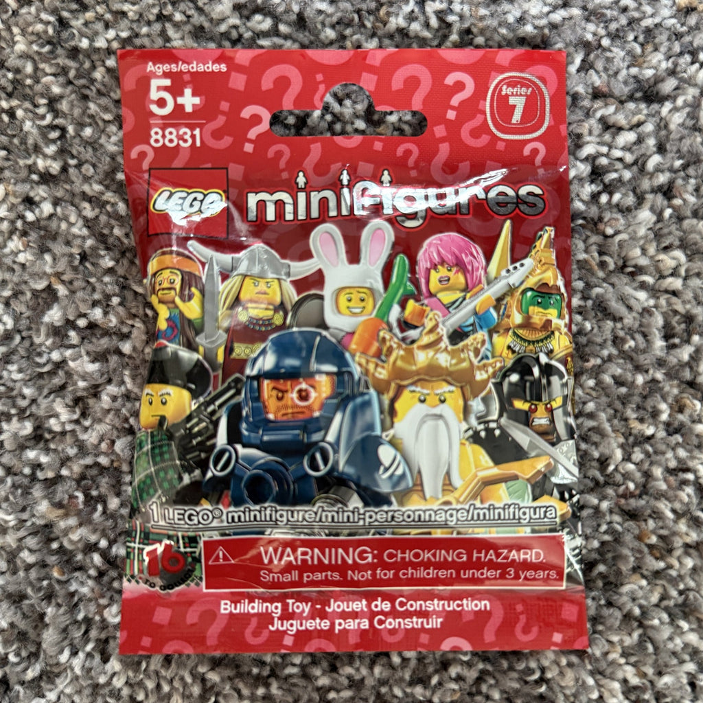 LEGO Minifigures Series 7 8831 Blind Bag — Sealed