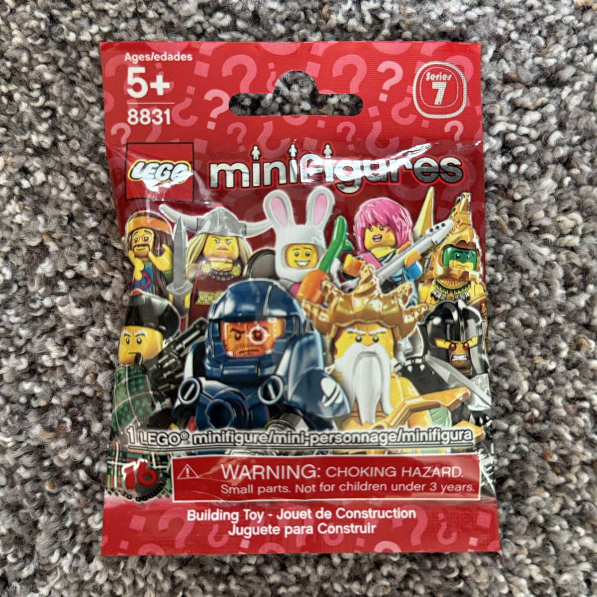 LEGO Minifigures Series 7 8831 Blind Bag — Sealed